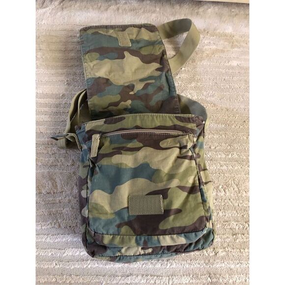 Old Navy Messenger Crossbody Bag Camo One Size - Picture 6 of 11